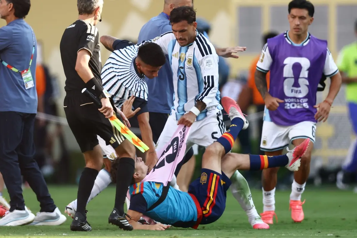 Fifa investiga atletas e comissão técnica após incidentes na final da Copa