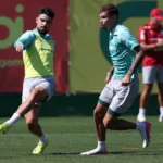 Flaco López retorna ao Palmeiras e treina focado no confronto contra o Vitória