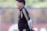 Flamengo enfrenta pressão por vitória contra Internacional em crise
