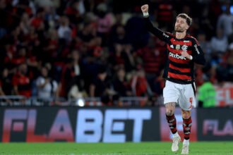 Flamengo recusa proposta do Besiktas pela transferência de Léo Pereira