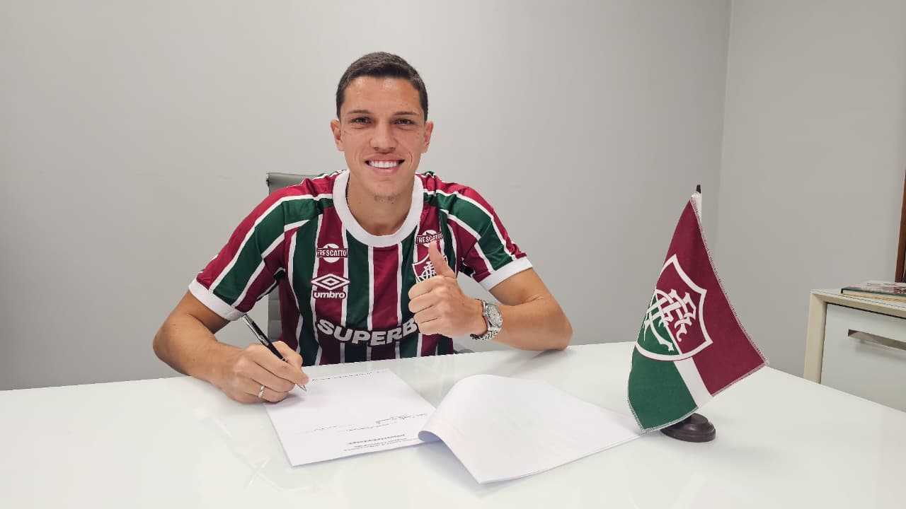 Fluminense esclarece percentual de direitos econômicos de Davi Schuindt