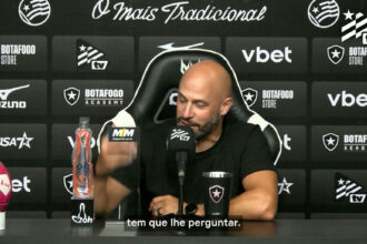 Franclim Carvalho esclarece status de Danilo no elenco do Botafogo