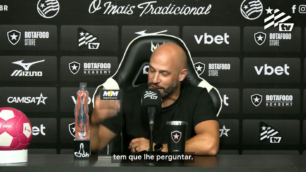 Franclim Carvalho esclarece status de Danilo no elenco do Botafogo