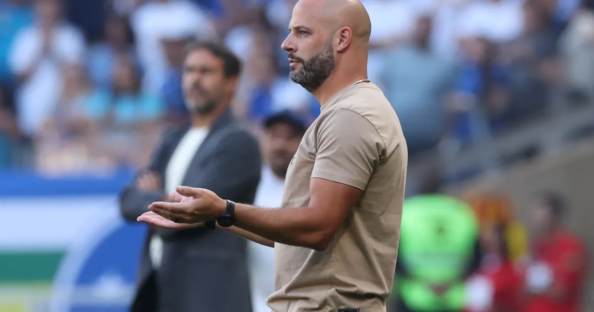 Franclim Carvalho pondera integração de jovens talentos no elenco do Botafogo