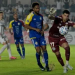 Gabriel Brazão brilha com defesa decisiva em duelo do Santos