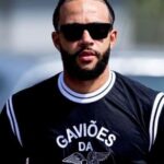 Gaviões da Fiel sinaliza apoio à permanência de Memphis Depay no Corinthians