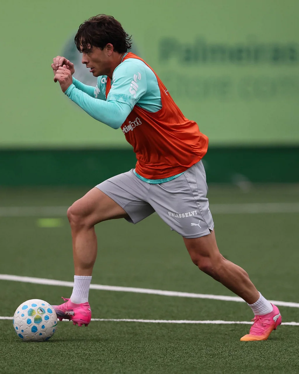 Giay treina com elenco e vira opção para o Palmeiras enfrentar o Atlético-mg