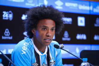 Grêmio decide encerrar ciclo de Willian após chegada de reforço estrangeiro