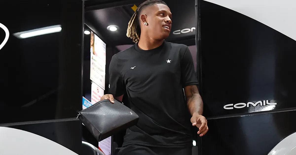 Ilsinho prevê futuro de Danilo no Botafogo e alerta sobre arrependimento