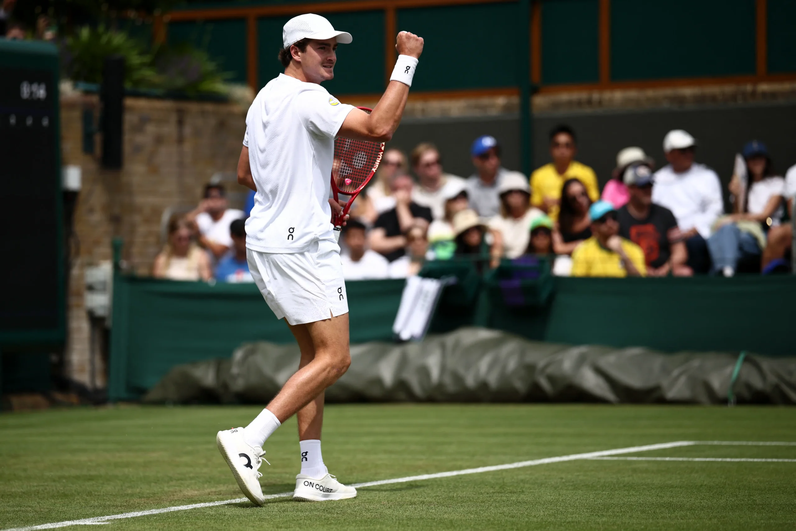 João Fonseca enfrenta Jesper de Jong em duelo decisivo em Wimbledon