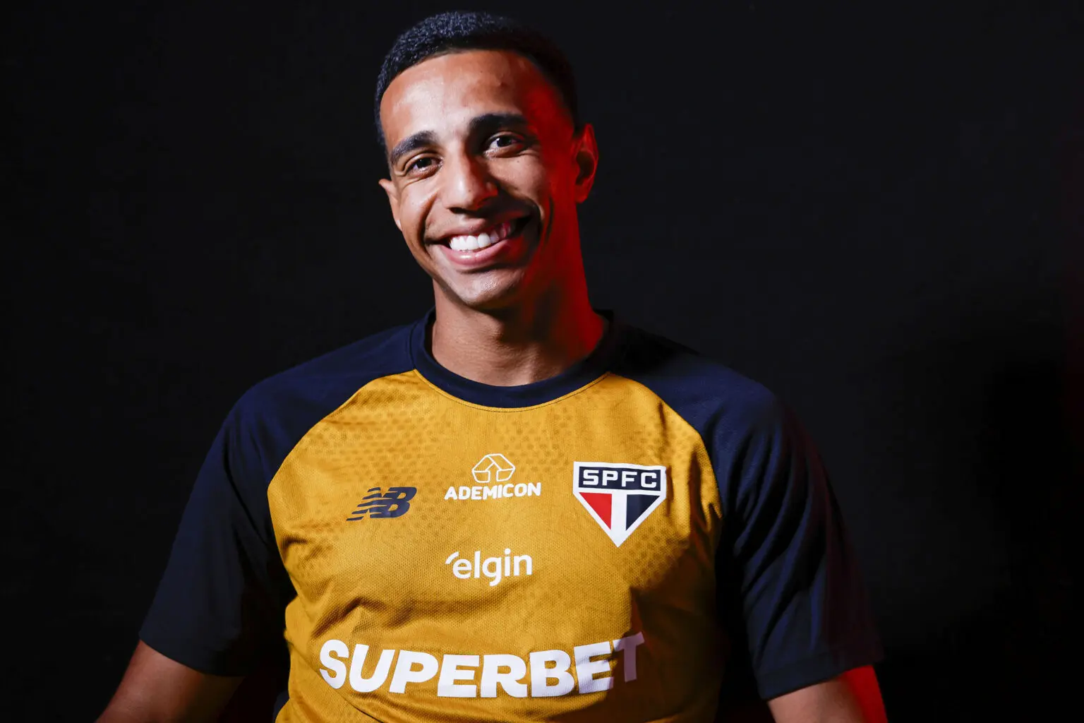 Victor Sá é o novo reforço do São Paulo com contrato até 2029