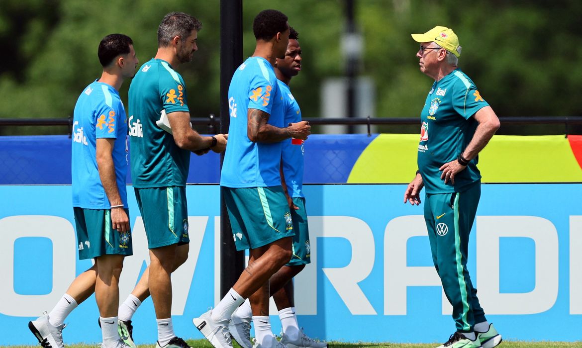 Seleção brasileira treina em Nova Jersey para enfrentar a Noruega nas oitavas neste domingo