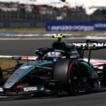 Kimi Antonelli supera Lewis Hamilton em sprint estratégica na Grã-bretanha