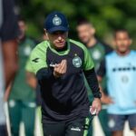 Vasco enfrenta impasse financeiro e falha na contratação de Fernando Seabra