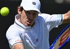 Alex de Minaur avança às oitavas de final em Wimbledon com foco em recorde