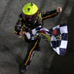 Brandon Jones celebra vitória suada na NASCAR O'reilly em Chicagoland após duelo intenso com Elliott