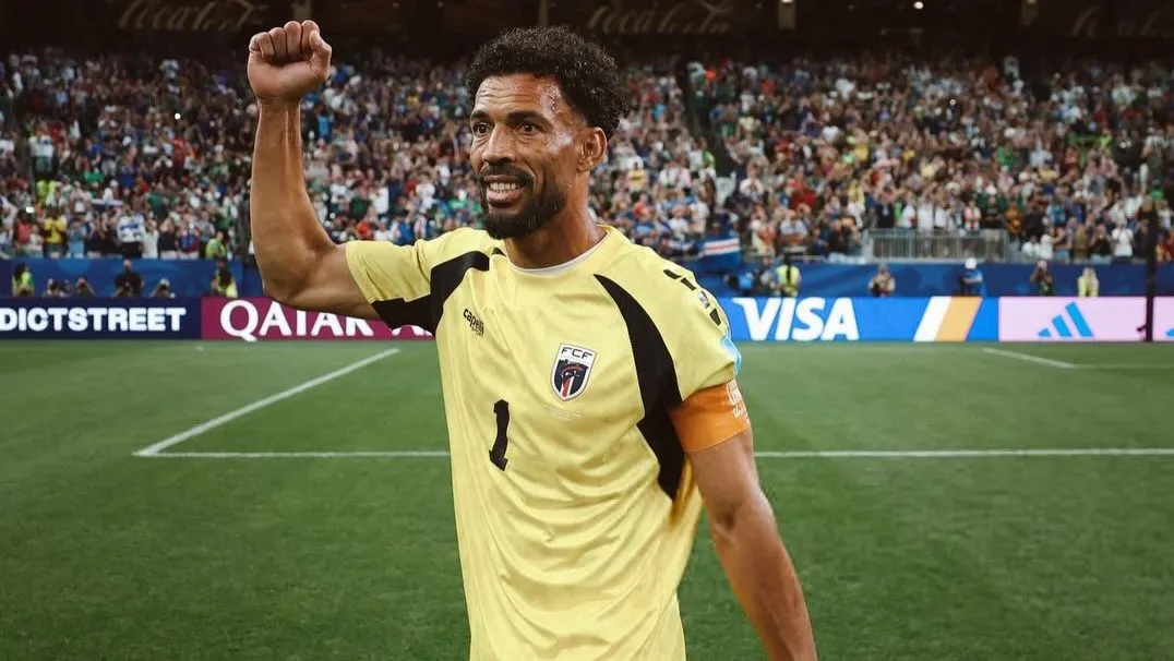 Vozinha, goleiro cabo-verdiano em evidência, foi avaliado pelo Botafogo e agora negocia no Brasil