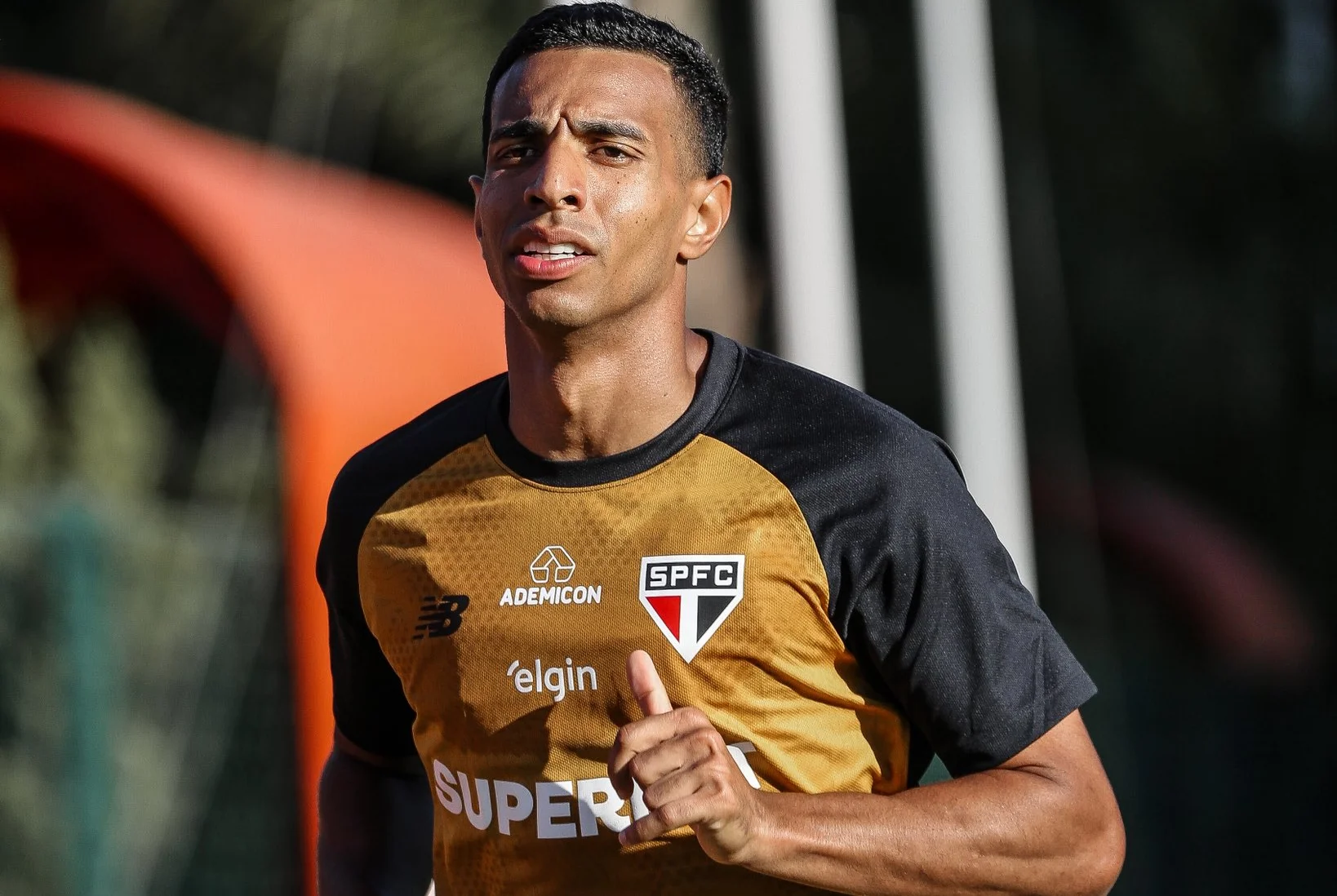 Reforço do São Paulo, Victor Sá prioriza recuperação física e adia estreia