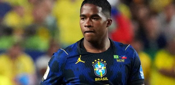 Endrick exibe nova postura e maturidade na seleção brasileira