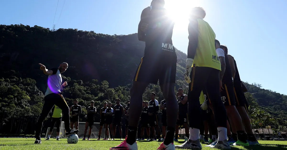 Botafogo articula reforços e busca superação no mercado da bola para o segundo semestre
