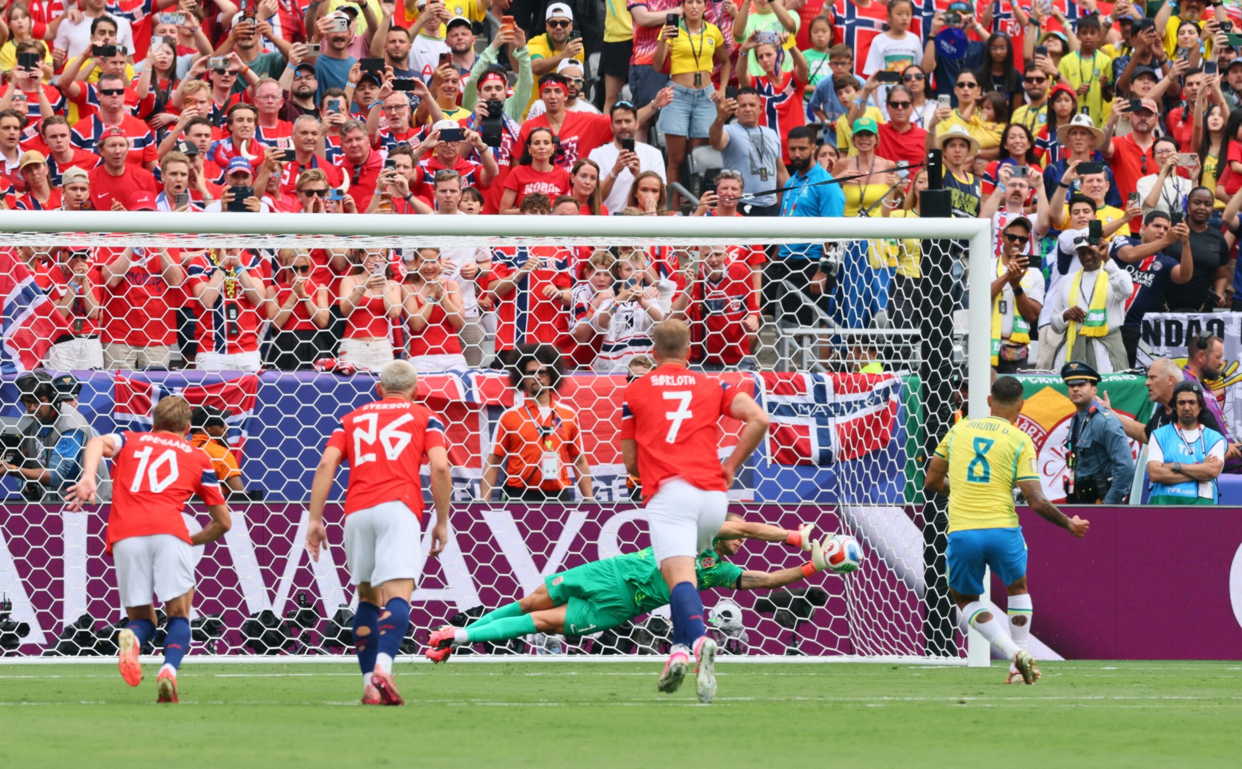 Bruno Guimarães entra para lista histórica de pênaltis perdidos pelo Brasil em Copas