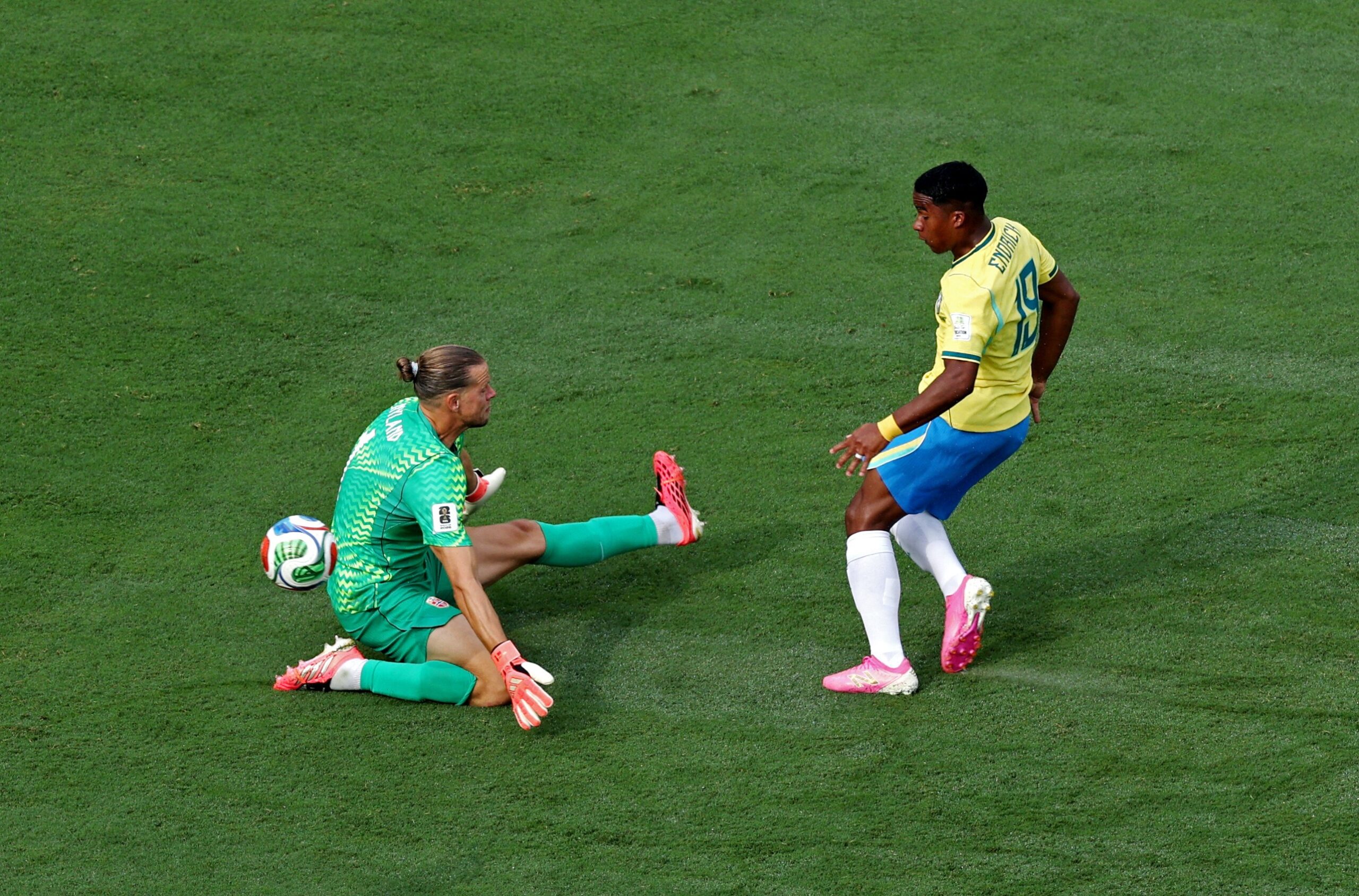 Ørjan Nyland vive contraste entre brilho na Copa e incerteza na carreira