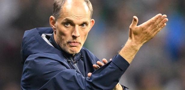 Tuchel contesta arbitragem e questiona origem de profissionais no VAR