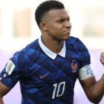 Mbappé responde a ataques racistas de senadora paraguaia com críticas severas