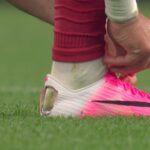Mistério em campo: por que Pedro Neto usou chuteira rasgada na Copa do Mundo