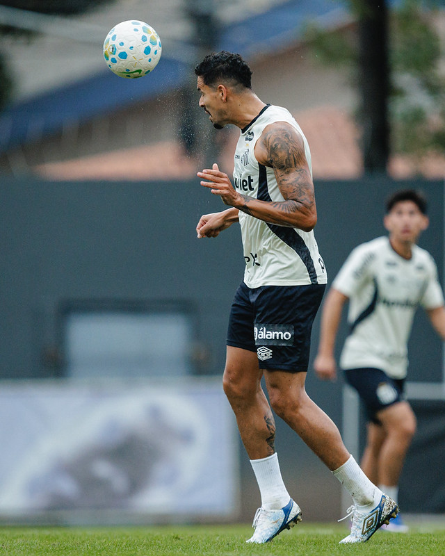 Santos inicia preparação intensa após compromisso em amistoso