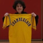 Camisa de Wilt Chamberlain comprada por R$ 16 pode render fortuna em leilão