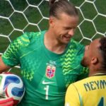 Neymar vira alvo de torcedores em provocações ao goleiro Nyland após eliminação do Brasil