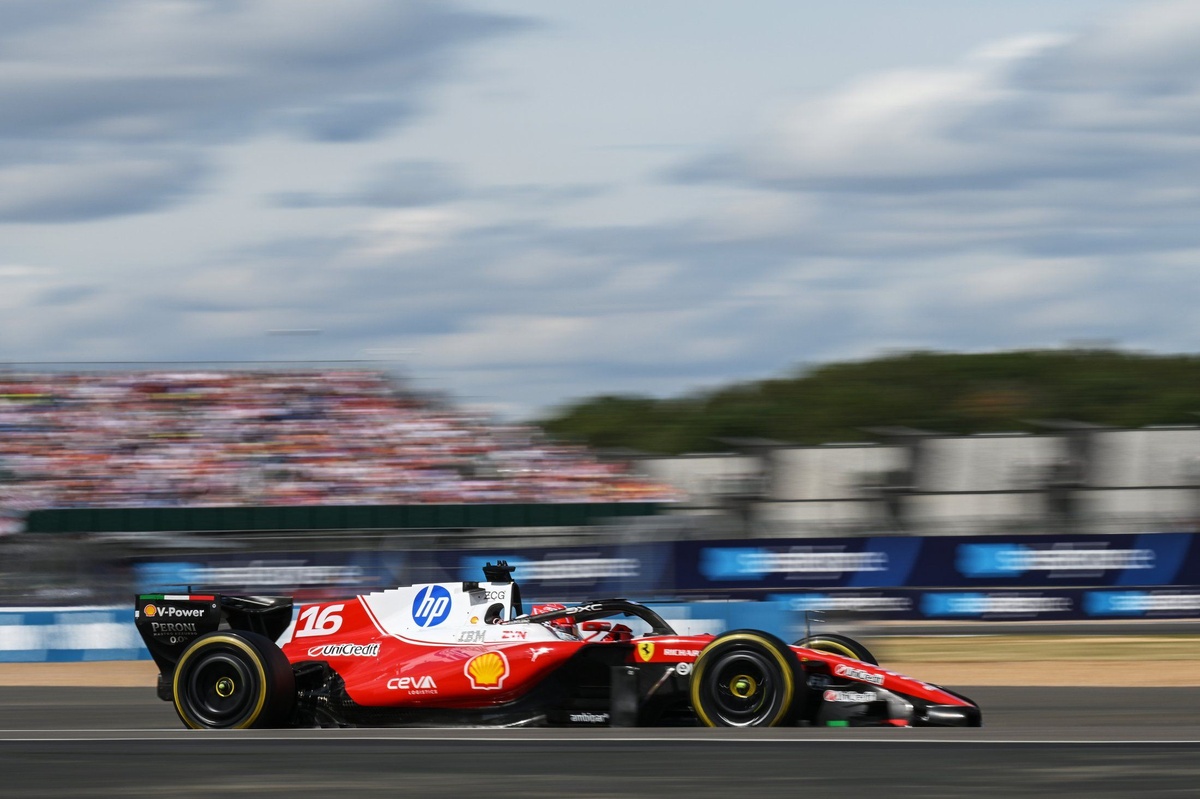 A estratégia de Charles Leclerc para triunfar no Grande Prêmio de Silverstone