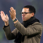 Liam Rosenior assume comando técnico do Paris FC após saída do Chelsea
