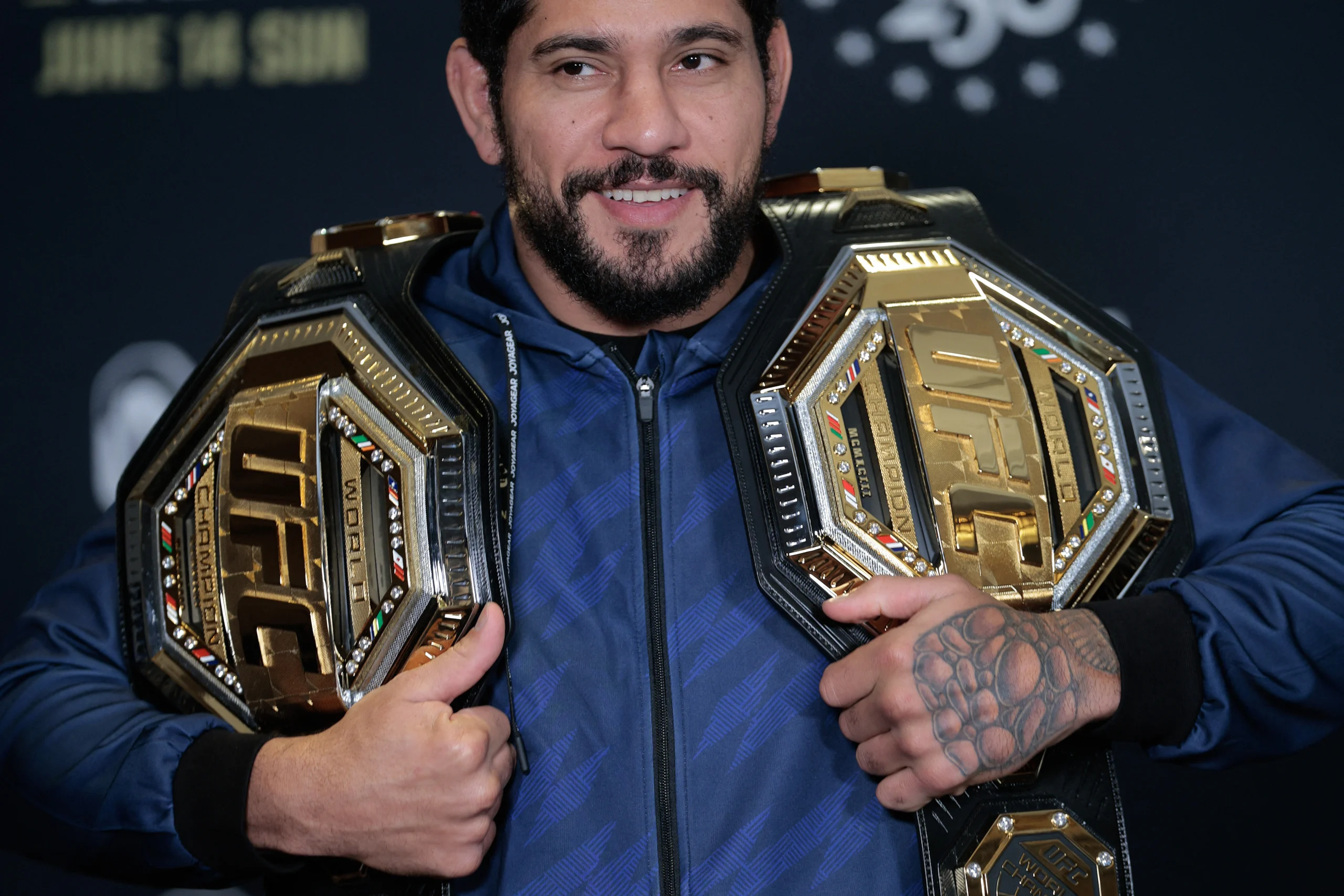 Alex Poatan celebra 39 anos com trajetória histórica no topo do UFC