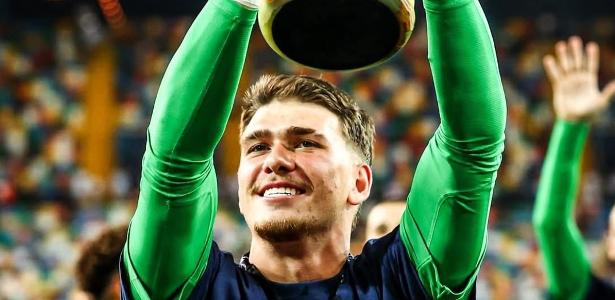 Empréstimo de goleiro brasileiro do PSG ao futebol português visa desenvolvimento