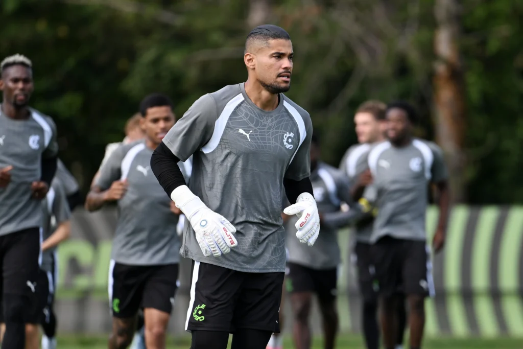 Botafogo encaminha contratação do goleiro Warleson para reforçar o elenco
