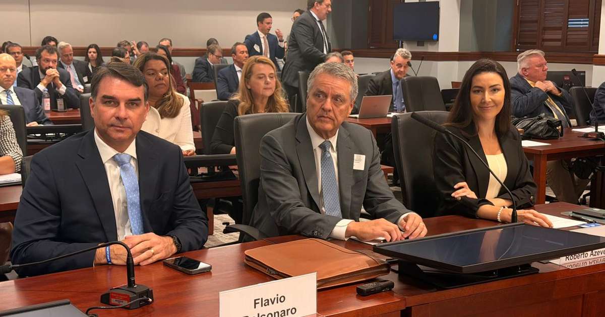 Equipe de Flávio Bolsonaro omite participação de Eduardo em audiência nos Estados Unidos