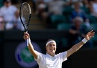 Karolina Muchova celebra semifinal inédita em Wimbledon com estilo agressivo