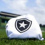 Botafogo oficializa rescisão de contrato com o volante Patrick de Paula