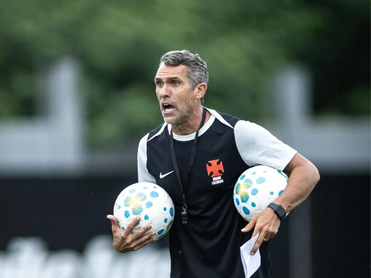 Vasco mantém Bruno Lazaroni no comando técnico para o confronto contra o Vitória