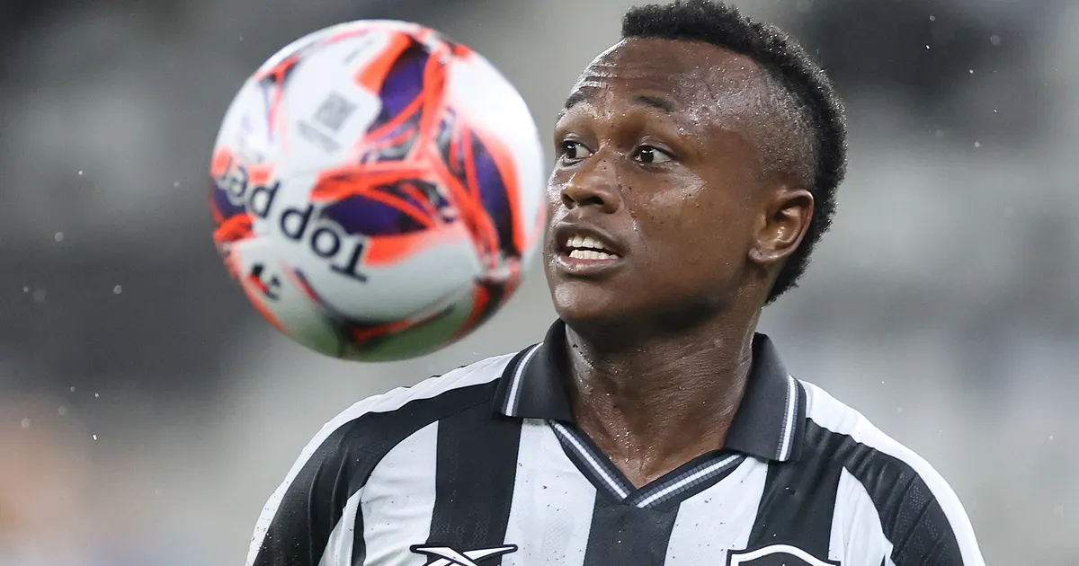 Botafogo negocia empréstimo de Nathan Fernandes com o Ludogorets