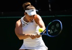 Noskova alcança feito inédito em Wimbledon após superar Mertens