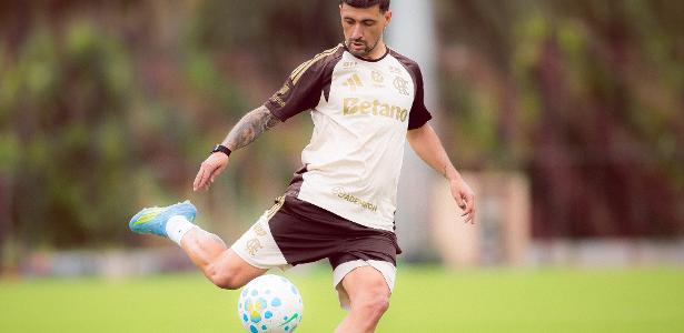 Arrascaeta e trio uruguaio iniciam preparação no Flamengo após Copa do Mundo