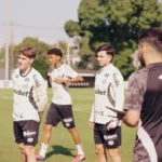 Santos intensifica preparação com jogo-treino marcado no CT Rei Pelé