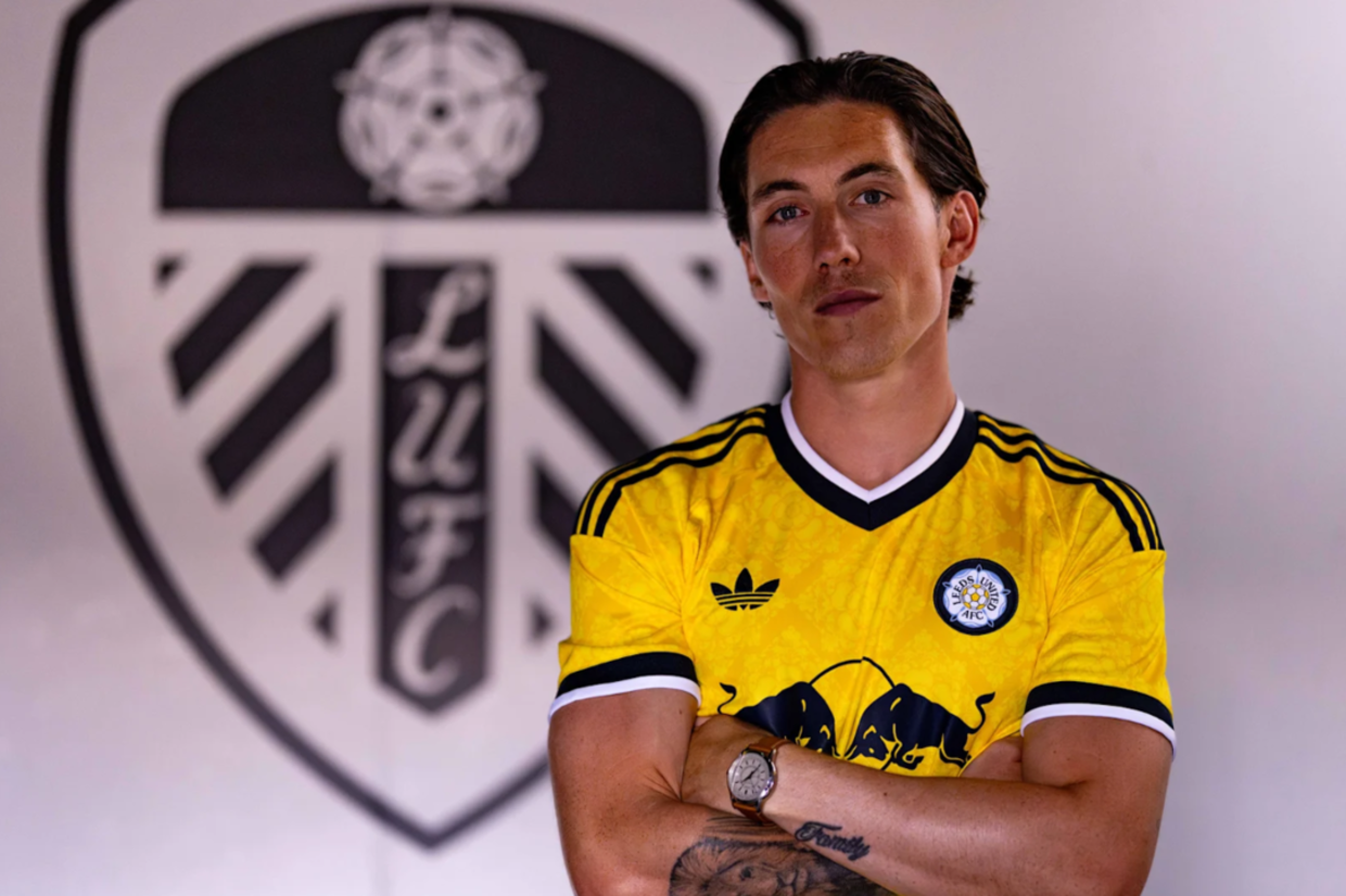 Leeds United oficializa a chegada do atacante Harry Wilson