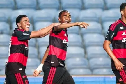 Lorran busca afirmação no Flamengo após marcar em amistoso internacional