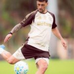 Arrascaeta retorna aos treinos no Flamengo mas Leonardo Jardim mantém cautela sobre retorno