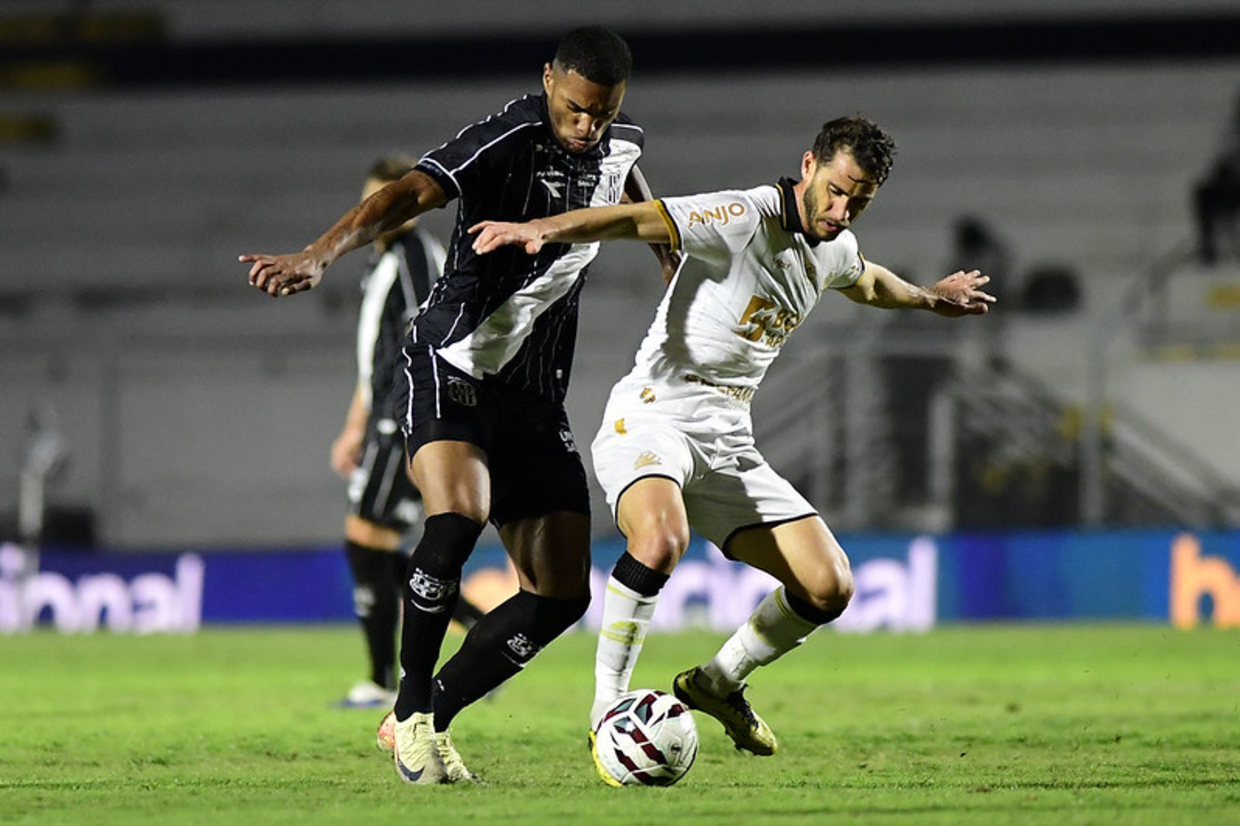 Criciúma supera a Ponte Preta em duelo decisivo fora de casa