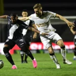 Criciúma supera Ponte Preta no fim e assume a liderança isolada da Série B
